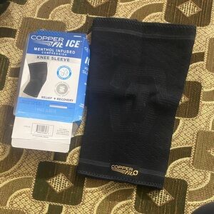 Copper Fit ICE Menthol Infused Compression Knee Sleeve – S/M – New